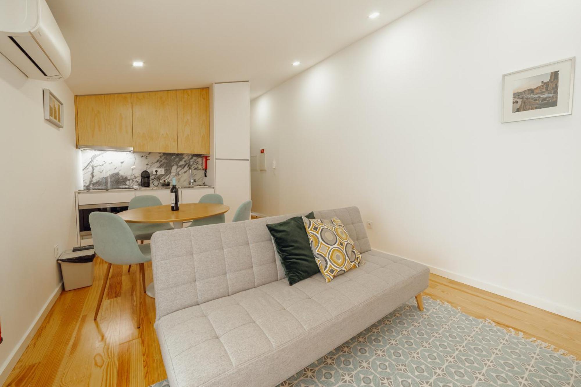 Courtyard Oporto Design Apartments By Vacationy ภายนอก รูปภาพ